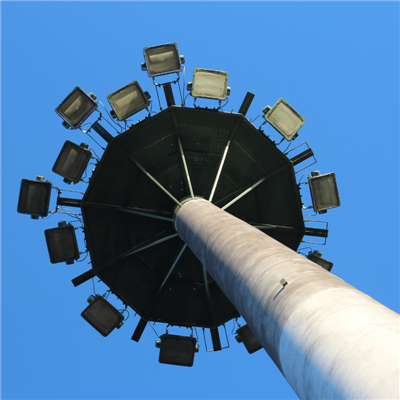 Ús d'il·luminació de pal alt a l'estació de ferrocarril de Seaport Aeroport